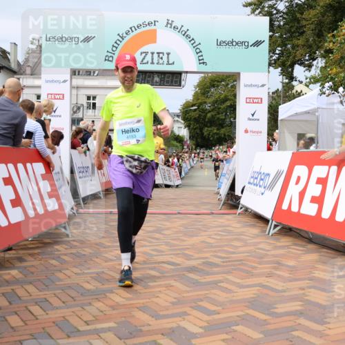 31.08.2025 - 21. Blankeneser Heldenlauf Strokosch-Dieckow http://msf.ph/oto/8693234 31.08.2025 12:37:04 Ziel 5267, 5501, 4153, 4365 meine-sportfotos.de