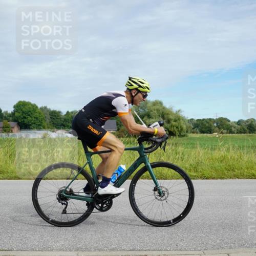 31.08.2025 - Elbe Triathlon Hamburg Michael Burmester http://msf.ph/oto/8693242 31.08.2025 11:04:19 Radfahren 1302, 1339, 1553 meine-sportfotos.de