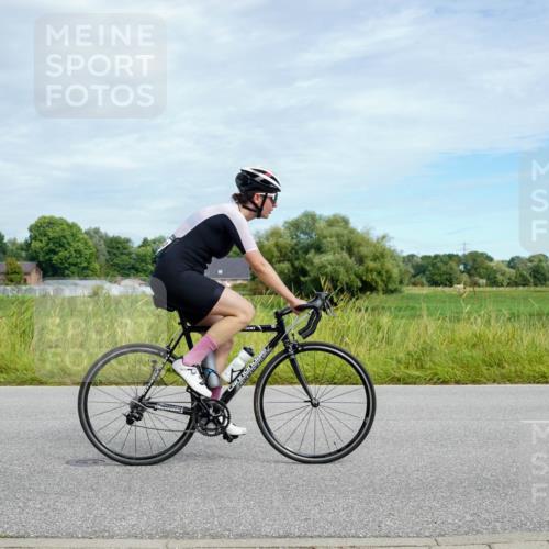 31.08.2025 - Elbe Triathlon Hamburg Michael Burmester http://msf.ph/oto/8693283 31.08.2025 11:06:20 Radfahren 1364, 1516, 1559 meine-sportfotos.de