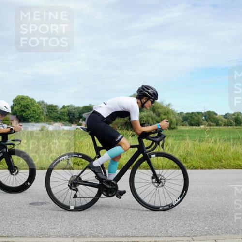 31.08.2025 - Elbe Triathlon Hamburg Michael Burmester http://msf.ph/oto/8693285 31.08.2025 11:06:27 Radfahren 1354, 1376, 1479, 1590 meine-sportfotos.de