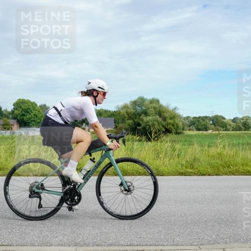 31.08.2025 - Elbe Triathlon Hamburg Michael Burmester http://msf.ph/oto/8693300 31.08.2025 11:07:04 Radfahren 952, 1477, 1556, 1561, 1618 meine-sportfotos.de