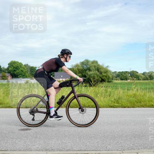 31.08.2025 - Elbe Triathlon Hamburg Michael Burmester http://msf.ph/oto/8693304 31.08.2025 11:07:06 Radfahren 952, 1477, 1556, 1561, 1618 meine-sportfotos.de