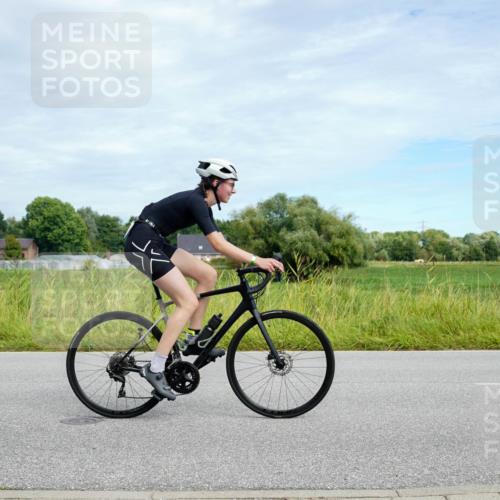 31.08.2025 - Elbe Triathlon Hamburg Michael Burmester http://msf.ph/oto/8693308 31.08.2025 11:07:27 Radfahren 1554, 1611 meine-sportfotos.de