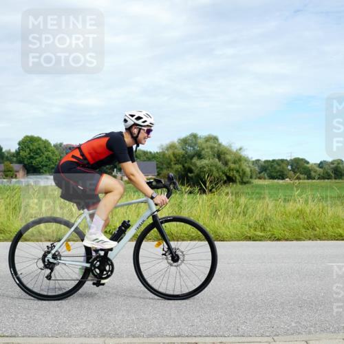 31.08.2025 - Elbe Triathlon Hamburg Michael Burmester http://msf.ph/oto/8693337 31.08.2025 11:08:55 Radfahren 1378, 1487, 1538, 1548 meine-sportfotos.de