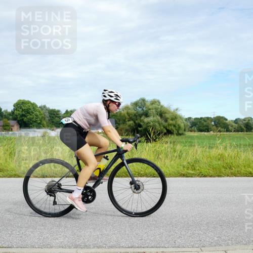 31.08.2025 - Elbe Triathlon Hamburg Michael Burmester http://msf.ph/oto/8693344 31.08.2025 11:09:09 Radfahren 1513, 1515 meine-sportfotos.de