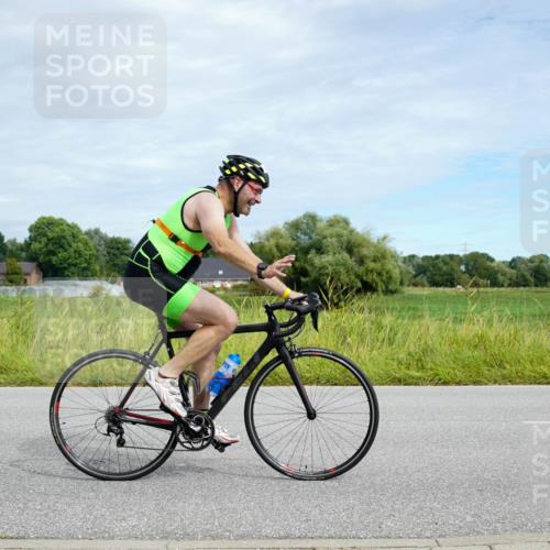 31.08.2025 - Elbe Triathlon Hamburg Michael Burmester http://msf.ph/oto/8693350 31.08.2025 11:09:27 Radfahren 1295, 1381, 1520 meine-sportfotos.de