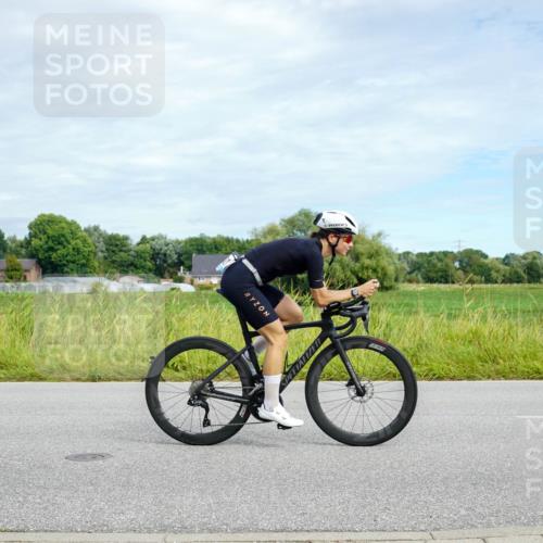 31.08.2025 - Elbe Triathlon Hamburg Michael Burmester http://msf.ph/oto/8693355 31.08.2025 11:09:55 Radfahren 1421, 1436, 1599, 1607 meine-sportfotos.de