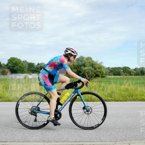 31.08.2025 - Elbe Triathlon Hamburg Michael Burmester http://msf.ph/oto/8693358 31.08.2025 11:09:56 Radfahren 1421, 1436, 1599, 1607 meine-sportfotos.de