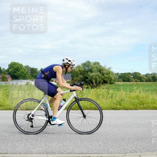 31.08.2025 - Elbe Triathlon Hamburg Michael Burmester http://msf.ph/oto/8693362 31.08.2025 11:10:15 Radfahren 1411, 1416, 1437 meine-sportfotos.de