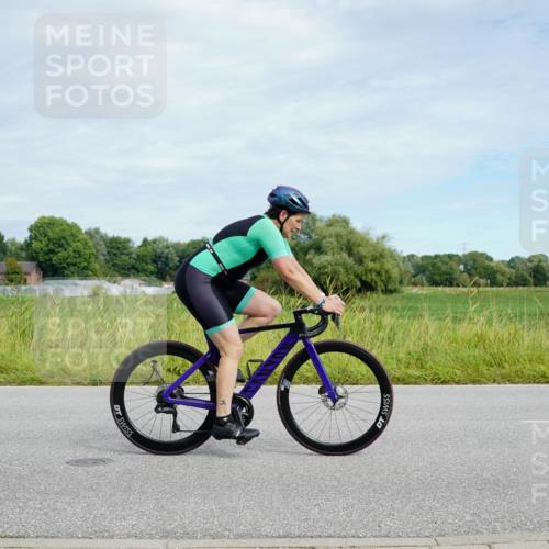 31.08.2025 - Elbe Triathlon Hamburg Michael Burmester http://msf.ph/oto/8693373 31.08.2025 11:10:27 Radfahren 1422, 1425, 1429, 1484, 1601 meine-sportfotos.de