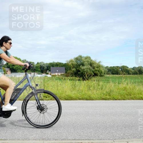 31.08.2025 - Elbe Triathlon Hamburg Michael Burmester http://msf.ph/oto/8693383 31.08.2025 11:10:41 Radfahren 988, 1335, 1367, 1382, 1393, 1396 meine-sportfotos.de
