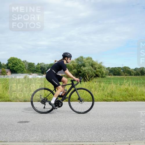 31.08.2025 - Elbe Triathlon Hamburg Michael Burmester http://msf.ph/oto/8693387 31.08.2025 11:10:42 Radfahren 988, 1365, 1367, 1382, 1393 meine-sportfotos.de