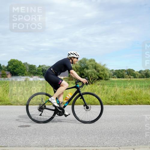 31.08.2025 - Elbe Triathlon Hamburg Michael Burmester http://msf.ph/oto/8693391 31.08.2025 11:11:10 Radfahren 1309, 1386, 1498, 1555 meine-sportfotos.de