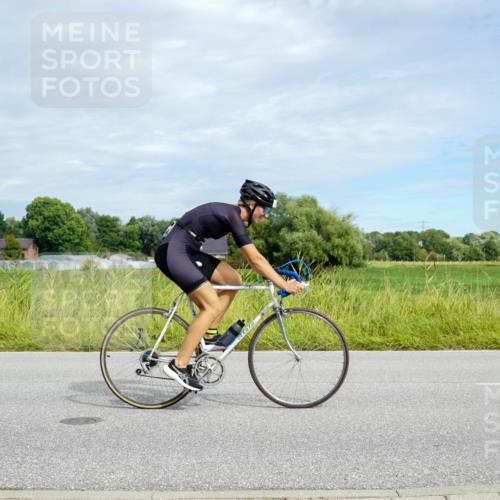 31.08.2025 - Elbe Triathlon Hamburg Michael Burmester http://msf.ph/oto/8693398 31.08.2025 11:11:20 Radfahren 1410, 1431, 1606 meine-sportfotos.de
