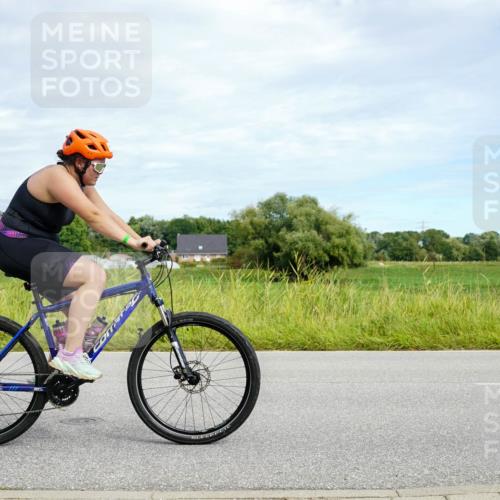 31.08.2025 - Elbe Triathlon Hamburg Michael Burmester http://msf.ph/oto/8693426 31.08.2025 11:12:38 Radfahren 1408, 1409, 1430, 1481, 1517 meine-sportfotos.de