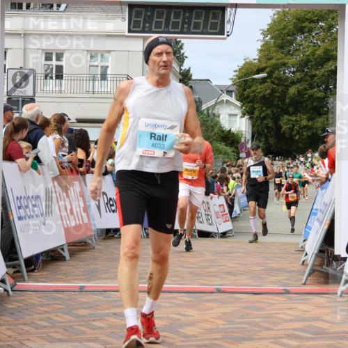 31.08.2025 - 21. Blankeneser Heldenlauf Strokosch-Dieckow http://msf.ph/oto/8693428 31.08.2025 12:36:42 Ziel 5230, 5437, 4245, 4033 meine-sportfotos.de