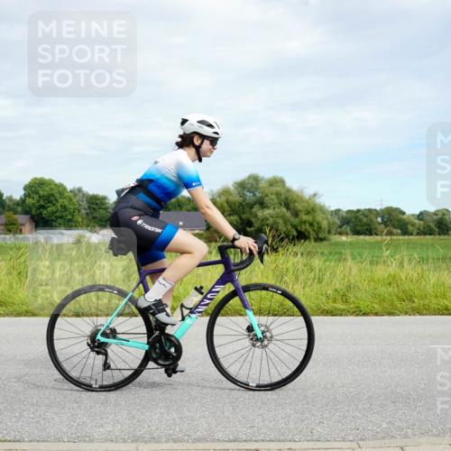 31.08.2025 - Elbe Triathlon Hamburg Michael Burmester http://msf.ph/oto/8693430 31.08.2025 11:12:43 Radfahren 1408, 1481, 1517 meine-sportfotos.de