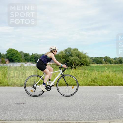 31.08.2025 - Elbe Triathlon Hamburg Michael Burmester http://msf.ph/oto/8693459 31.08.2025 11:14:38 Radfahren 1377, 1438, 1502, 1504, 1522 meine-sportfotos.de