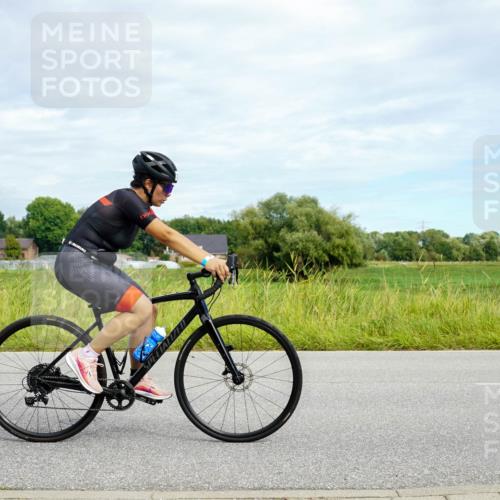 31.08.2025 - Elbe Triathlon Hamburg Michael Burmester http://msf.ph/oto/8693477 31.08.2025 11:15:21 Radfahren 1371, 1458 meine-sportfotos.de