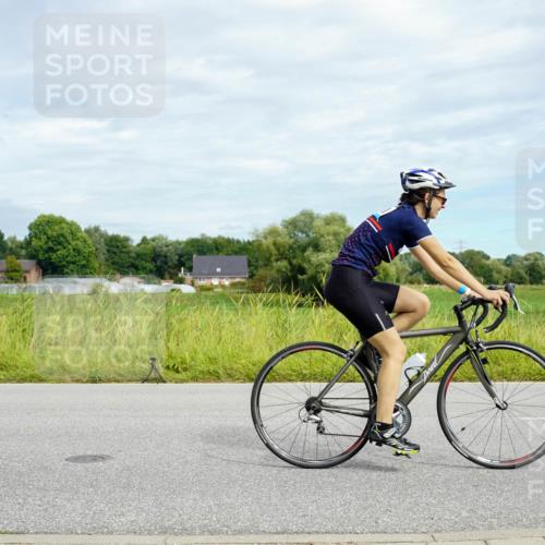 31.08.2025 - Elbe Triathlon Hamburg Michael Burmester http://msf.ph/oto/8693506 31.08.2025 11:17:52 Radfahren 1351, 1417, 1584 meine-sportfotos.de
