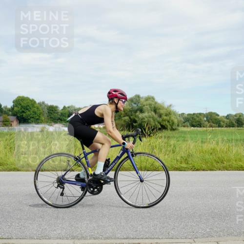 31.08.2025 - Elbe Triathlon Hamburg Michael Burmester http://msf.ph/oto/8693517 31.08.2025 11:18:29 Radfahren 1391, 1399 meine-sportfotos.de