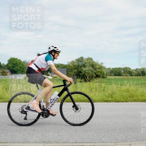 31.08.2025 - Elbe Triathlon Hamburg Michael Burmester http://msf.ph/oto/8693531 31.08.2025 11:19:23 Radfahren 1466, 1467, 1567 meine-sportfotos.de