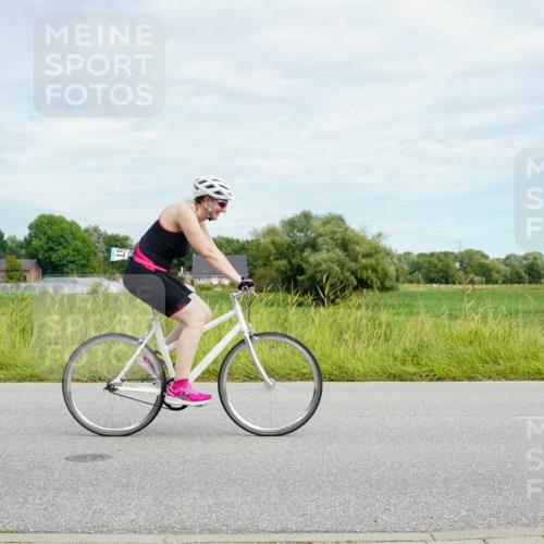 31.08.2025 - Elbe Triathlon Hamburg Michael Burmester http://msf.ph/oto/8693532 31.08.2025 11:19:24 Radfahren 1466, 1467 meine-sportfotos.de