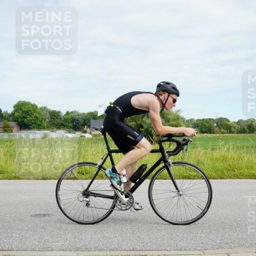 31.08.2025 - Elbe Triathlon Hamburg Michael Burmester http://msf.ph/oto/8693535 31.08.2025 11:19:46 Radfahren 1609 meine-sportfotos.de
