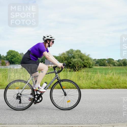 31.08.2025 - Elbe Triathlon Hamburg Michael Burmester http://msf.ph/oto/8693556 31.08.2025 11:21:00 Radfahren 1359, 1360, 1464 meine-sportfotos.de
