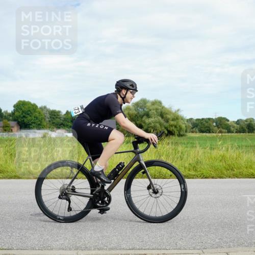 31.08.2025 - Elbe Triathlon Hamburg Michael Burmester http://msf.ph/oto/8693565 31.08.2025 11:21:43 Radfahren 1549, 1573 meine-sportfotos.de
