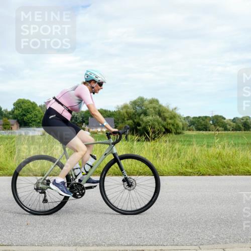 31.08.2025 - Elbe Triathlon Hamburg Michael Burmester http://msf.ph/oto/8693583 31.08.2025 11:22:45 Radfahren 1499, 1557, 1559 meine-sportfotos.de