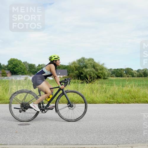 31.08.2025 - Elbe Triathlon Hamburg Michael Burmester http://msf.ph/oto/8693585 31.08.2025 11:22:50 Radfahren 1557, 1559 meine-sportfotos.de