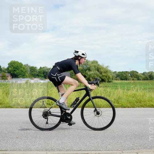 31.08.2025 - Elbe Triathlon Hamburg Michael Burmester http://msf.ph/oto/8693597 31.08.2025 11:24:20 Radfahren 1554, 1561, 1577, 1611 meine-sportfotos.de