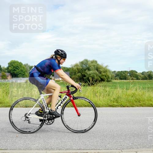 31.08.2025 - Elbe Triathlon Hamburg Michael Burmester http://msf.ph/oto/8693598 31.08.2025 11:24:22 Radfahren 1561, 1577, 1611 meine-sportfotos.de