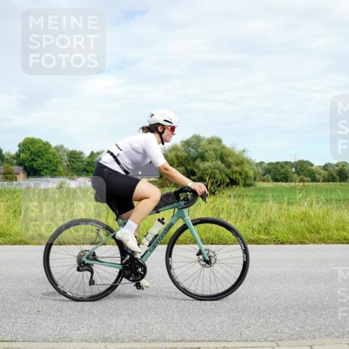 31.08.2025 - Elbe Triathlon Hamburg Michael Burmester http://msf.ph/oto/8693599 31.08.2025 11:24:24 Radfahren 1561, 1577, 1611 meine-sportfotos.de