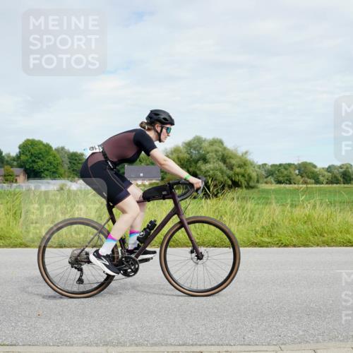 31.08.2025 - Elbe Triathlon Hamburg Michael Burmester http://msf.ph/oto/8693605 31.08.2025 11:24:51 Radfahren 1556, 1593 meine-sportfotos.de