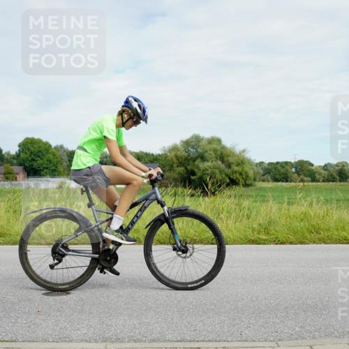 31.08.2025 - Elbe Triathlon Hamburg Michael Burmester http://msf.ph/oto/8693611 31.08.2025 11:25:44 Radfahren 1578, 1579, 1605 meine-sportfotos.de