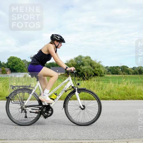 31.08.2025 - Elbe Triathlon Hamburg Michael Burmester http://msf.ph/oto/8693614 31.08.2025 11:26:41 Radfahren 1574, 1618 meine-sportfotos.de