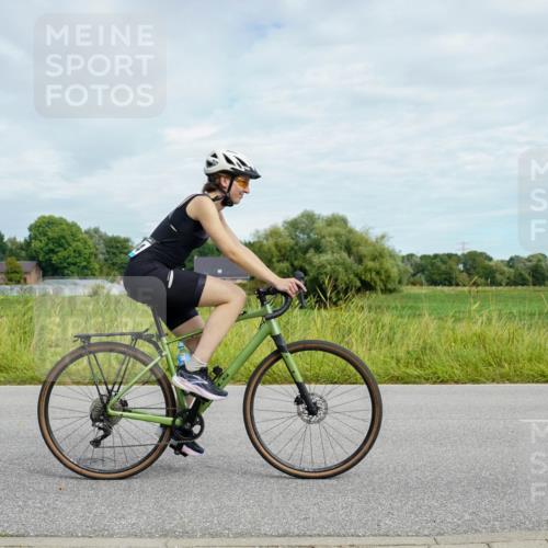 31.08.2025 - Elbe Triathlon Hamburg Michael Burmester http://msf.ph/oto/8693618 31.08.2025 11:26:46 Radfahren 1574, 1618 meine-sportfotos.de