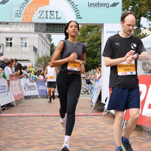 31.08.2025 - 21. Blankeneser Heldenlauf Strokosch-Dieckow http://msf.ph/oto/8693624 31.08.2025 12:36:21 Ziel 5308, 5158, 5279, 5147, 5570 meine-sportfotos.de