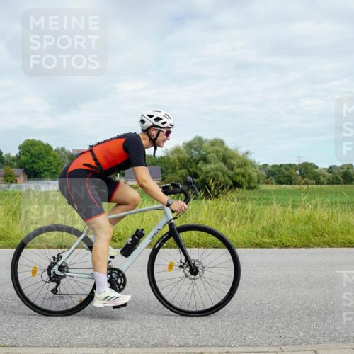 31.08.2025 - Elbe Triathlon Hamburg Michael Burmester http://msf.ph/oto/8693625 31.08.2025 11:27:34 Radfahren 1513, 1515, 1548 meine-sportfotos.de
