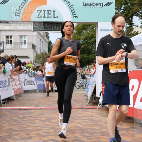 31.08.2025 - 21. Blankeneser Heldenlauf Strokosch-Dieckow http://msf.ph/oto/8693633 31.08.2025 12:36:21 Ziel 5308, 5158, 5279, 5147, 5570 meine-sportfotos.de