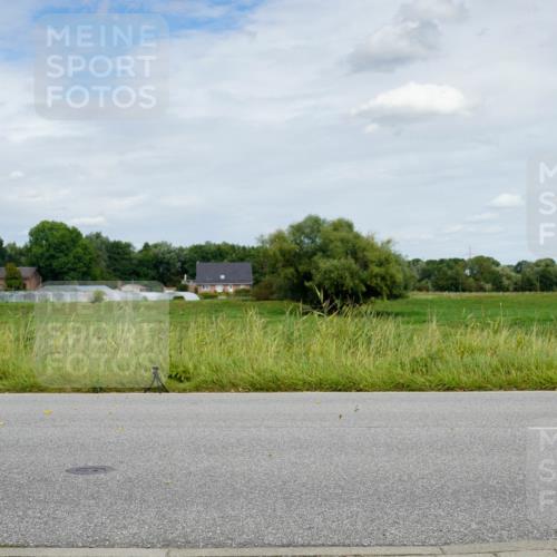 31.08.2025 - Elbe Triathlon Hamburg Michael Burmester http://msf.ph/oto/8693650 31.08.2025 12:08:53 Radfahren  meine-sportfotos.de