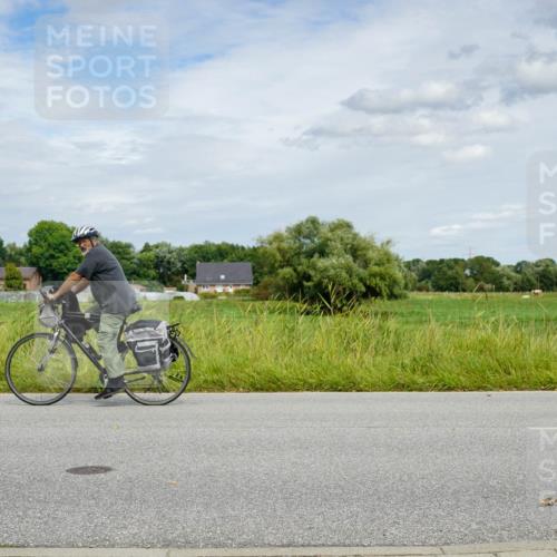 31.08.2025 - Elbe Triathlon Hamburg Michael Burmester http://msf.ph/oto/8693663 31.08.2025 12:14:04 Radfahren  meine-sportfotos.de