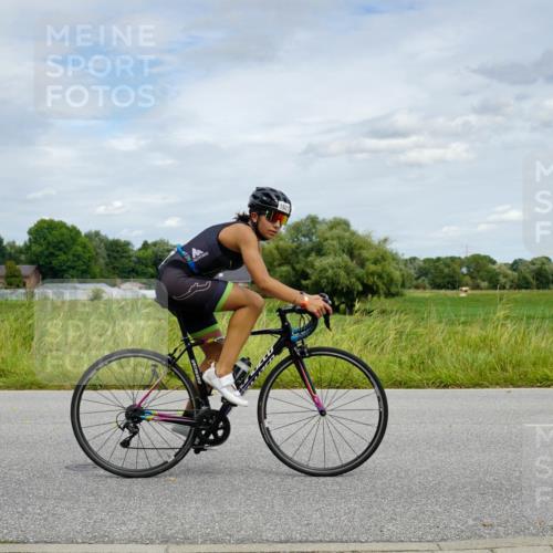 31.08.2025 - Elbe Triathlon Hamburg Michael Burmester http://msf.ph/oto/8693664 31.08.2025 12:16:29 Radfahren 1627 meine-sportfotos.de