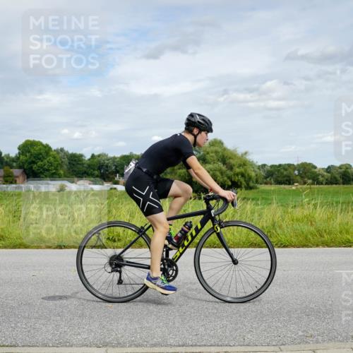 31.08.2025 - Elbe Triathlon Hamburg Michael Burmester http://msf.ph/oto/8693670 31.08.2025 12:17:43 Radfahren 1626 meine-sportfotos.de