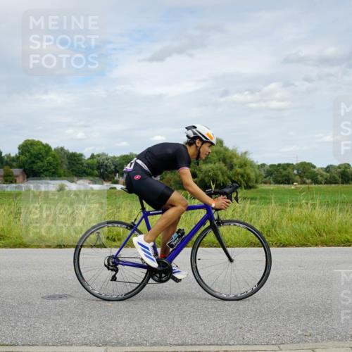 31.08.2025 - Elbe Triathlon Hamburg Michael Burmester http://msf.ph/oto/8693672 31.08.2025 12:18:02 Radfahren 1621 meine-sportfotos.de