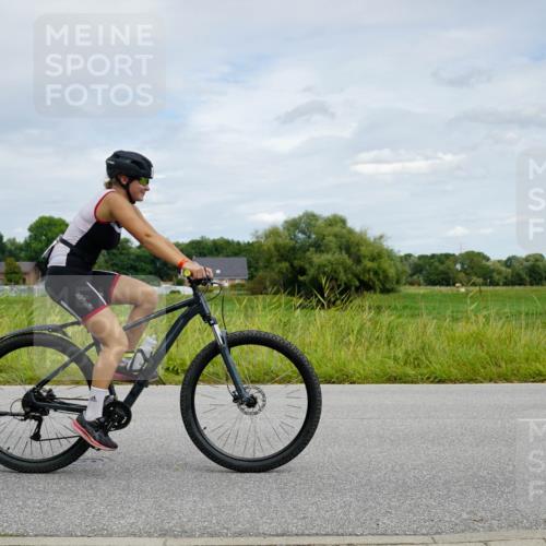 31.08.2025 - Elbe Triathlon Hamburg Michael Burmester http://msf.ph/oto/8693677 31.08.2025 12:20:21 Radfahren 1630 meine-sportfotos.de