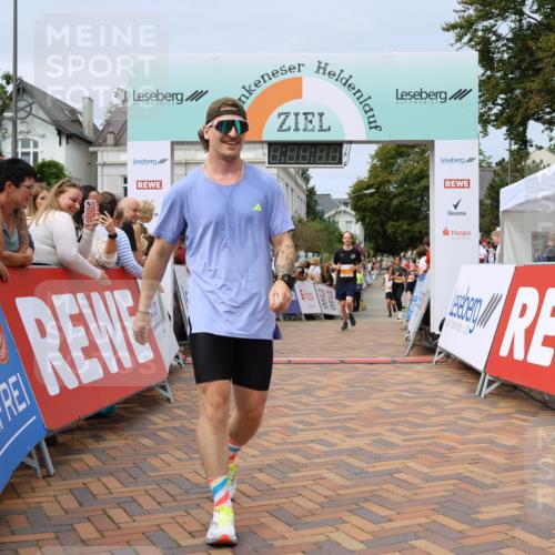 31.08.2025 - 21. Blankeneser Heldenlauf Strokosch-Dieckow http://msf.ph/oto/8693691 31.08.2025 12:36:16 Ziel 5405, 5159, 5158, 5279, 5318, 5147, 4383, 4091 meine-sportfotos.de