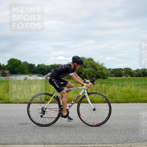 31.08.2025 - Elbe Triathlon Hamburg Michael Burmester http://msf.ph/oto/8693698 31.08.2025 12:32:20 Radfahren 1650 meine-sportfotos.de